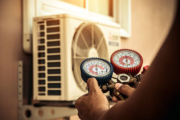 Professional Hvac technician working in Dowagiac, MI